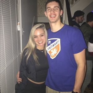 Meet your Posher, Avery